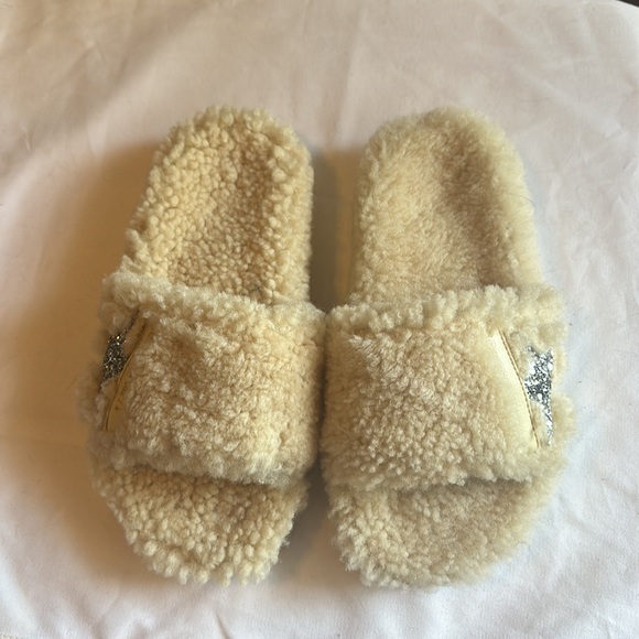 Golden Goose Shearling Poolstar in cream color, size 39 or US 9 - Picture 2 of 5